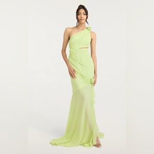Cinq à Sept Kaleb gown pistachio one shoulder 💚